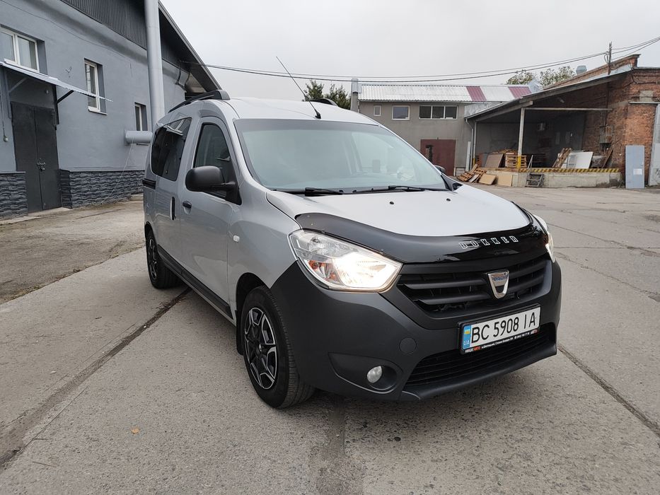 Dacia DOKKER 2017рік 1.6газ/бензин Оригінальний пасажир logan duster