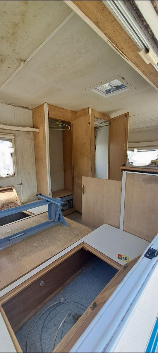 Caravana pluma 450