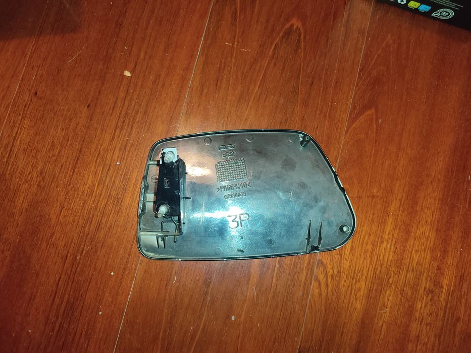 Tampa externa depósito Fiat Punto 1999