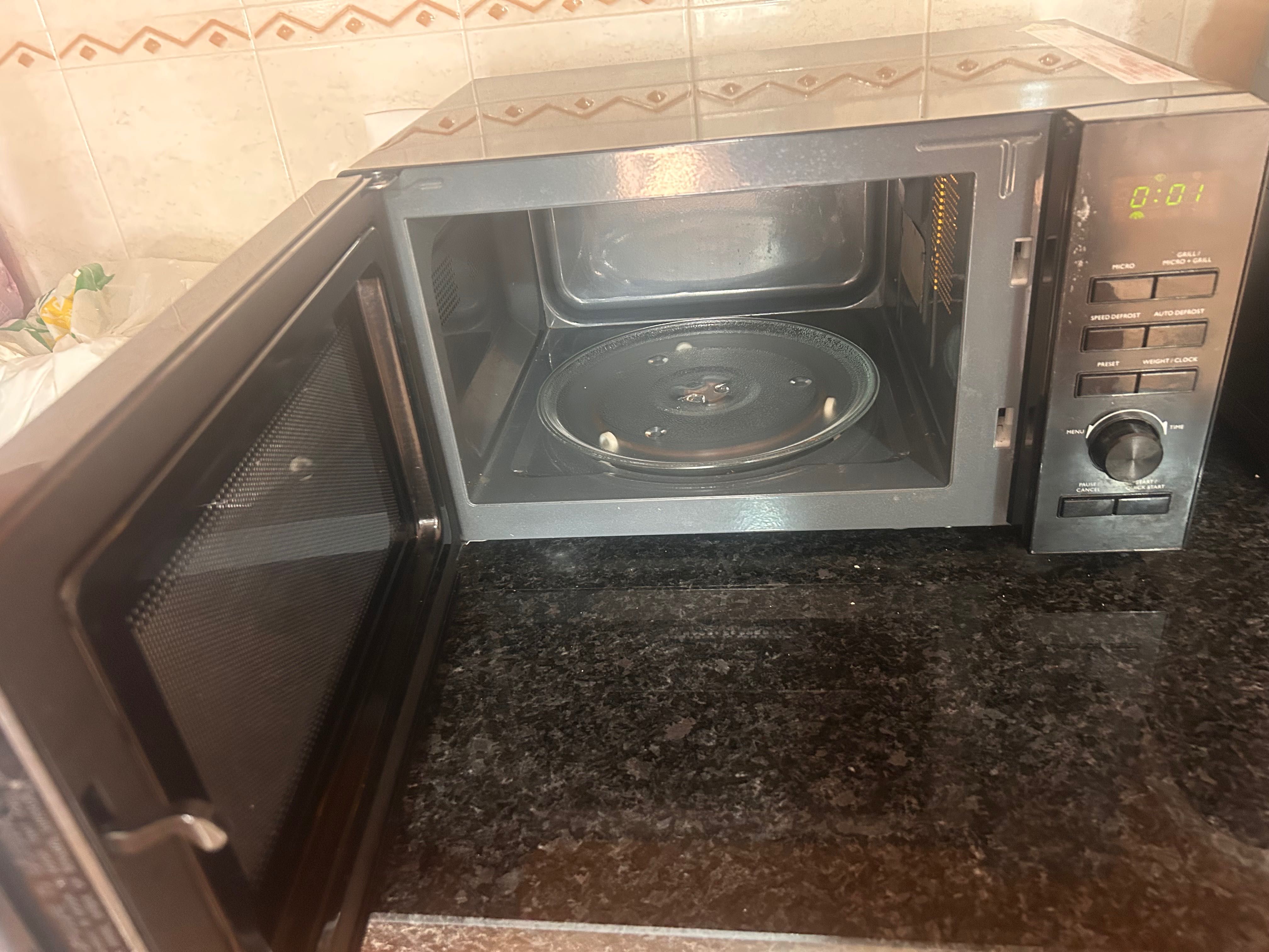 Vendo microondas Becker