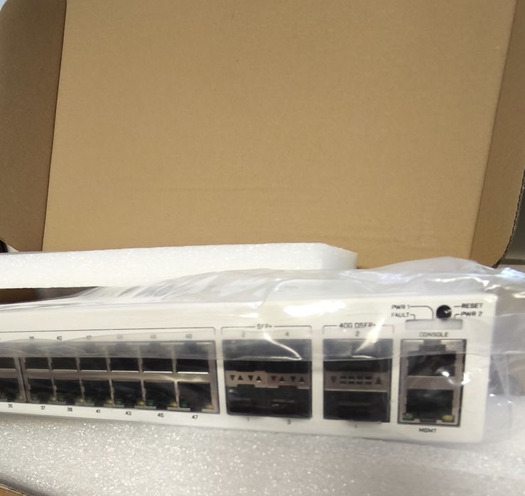 Switch MikroTik CRS354-48G-4S+2Q+RM