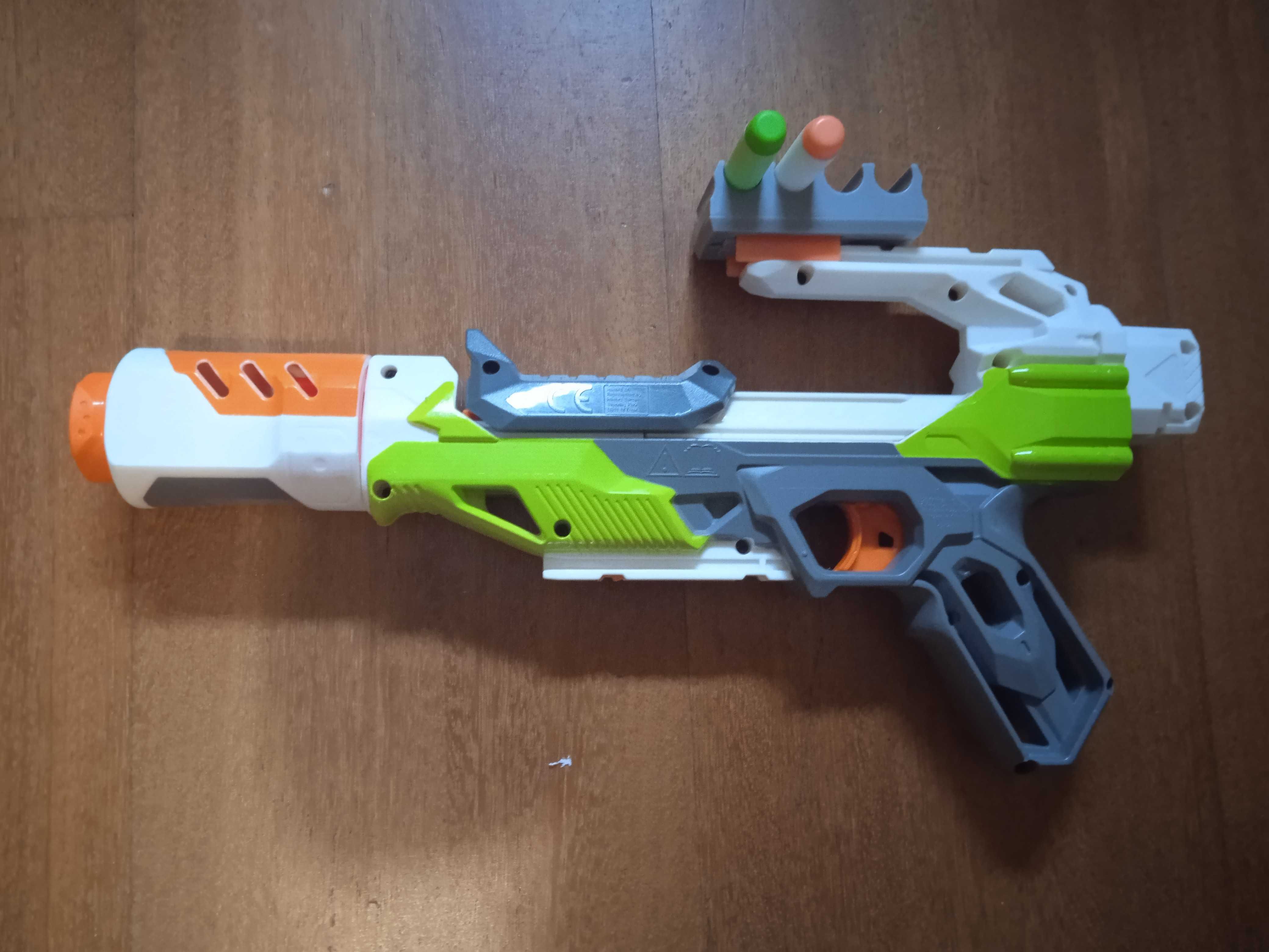 Nerf Zombie e Firestrike como novas