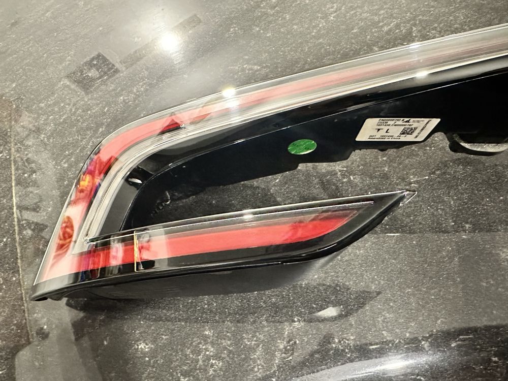 Задній лівий ліхтар стоп Tesla 3 европа