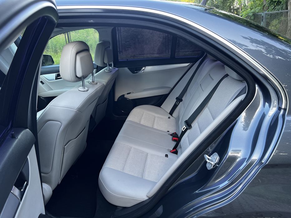 Mercedes-Benz C200 1.8 CGI 184KM Avantgarde 2010 Jasne wnetrze