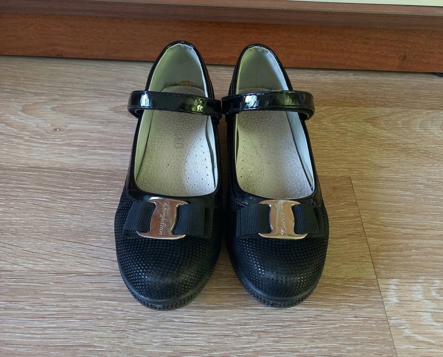 Шкільні дитячі туфельки