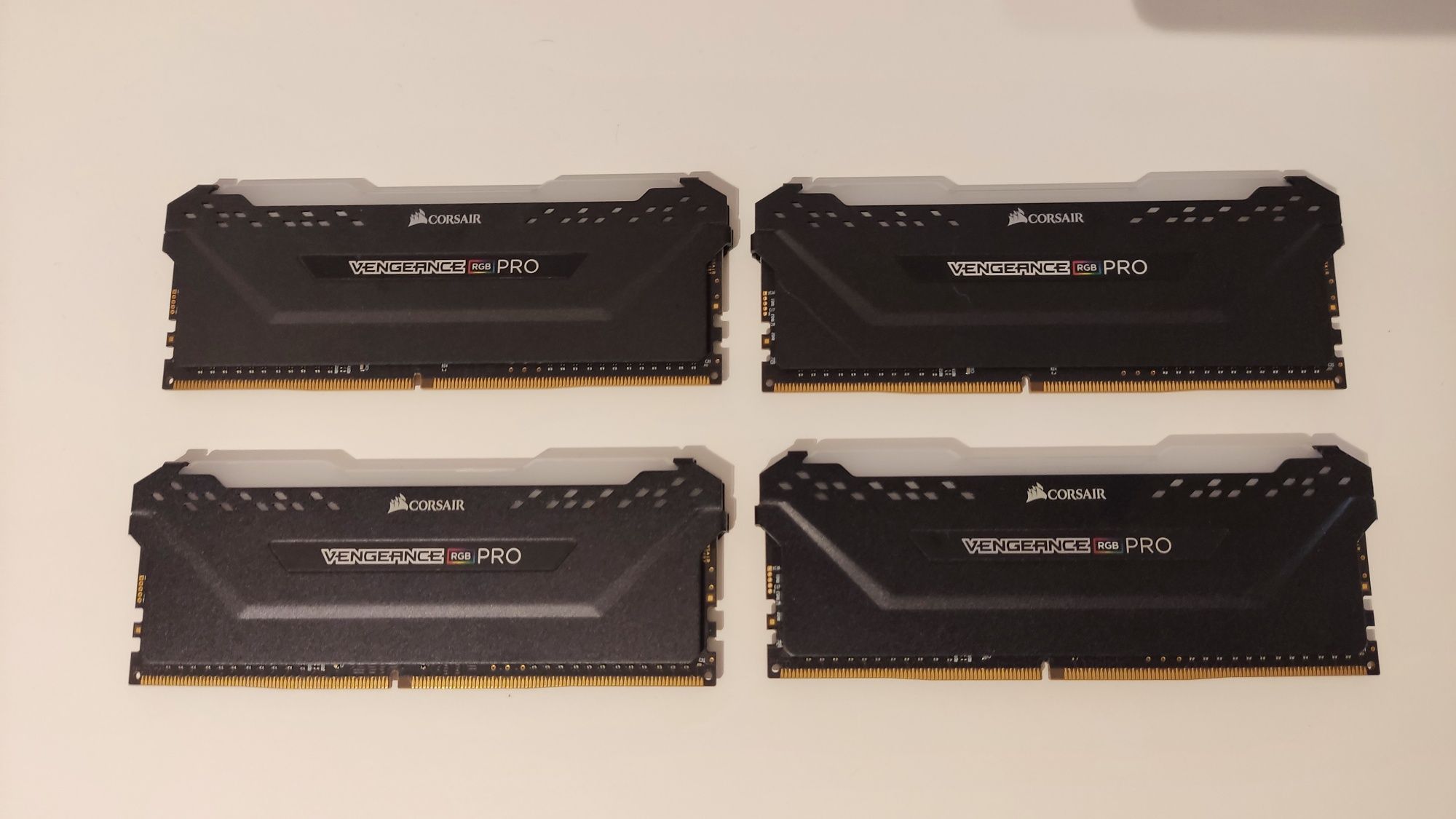 Memória RAM Corsair Vengeance RGB Pro DDR4 3200MHz cl16 32GB 4x8