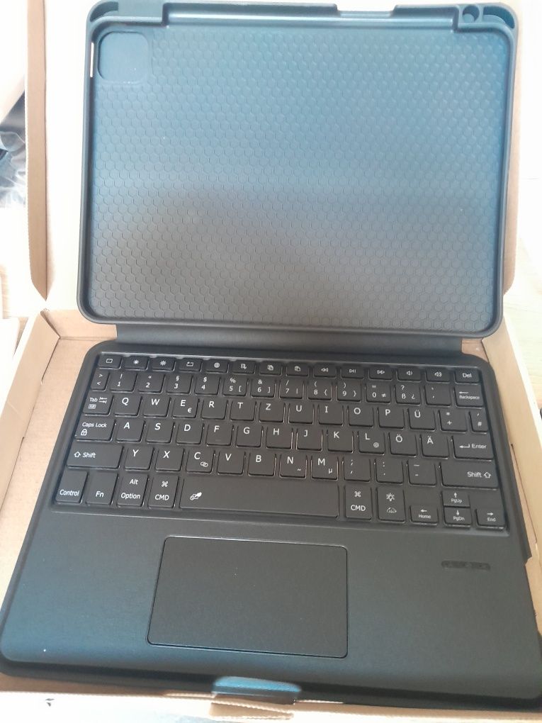 Klawiatura bluetooth plus etui do ipad pro 11 układ de qwertz