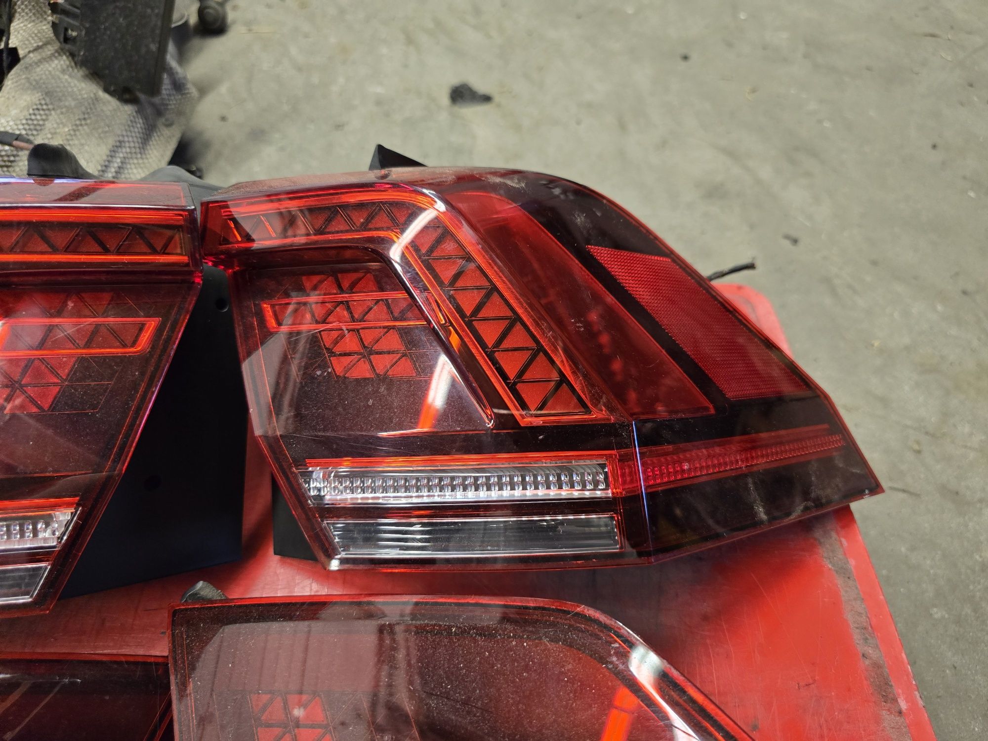 Lampy lampa tył tiguan 2 5NA