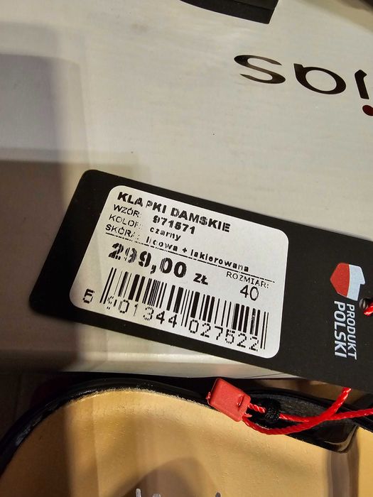 Czarne klapki marki ,,Wojas,,