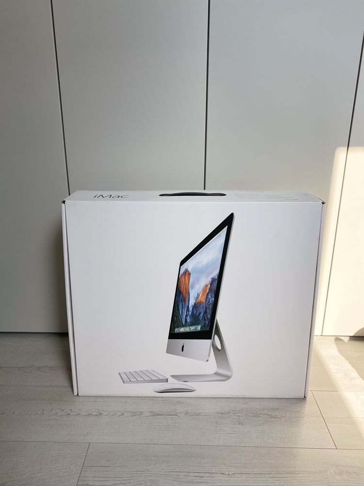 Apple iMac z 21.5-calowym ekranem z podświetleniem LED