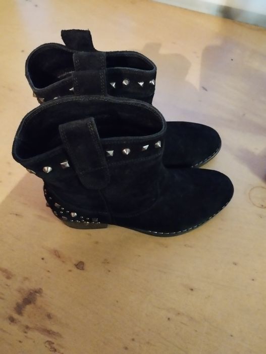 Продам ботинки новые 36 р