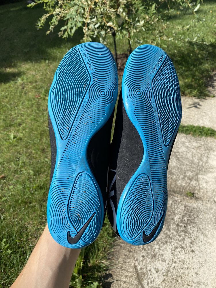 Męskie buty piłkarskie halówki Nike Mercurial Victory V IC CR7