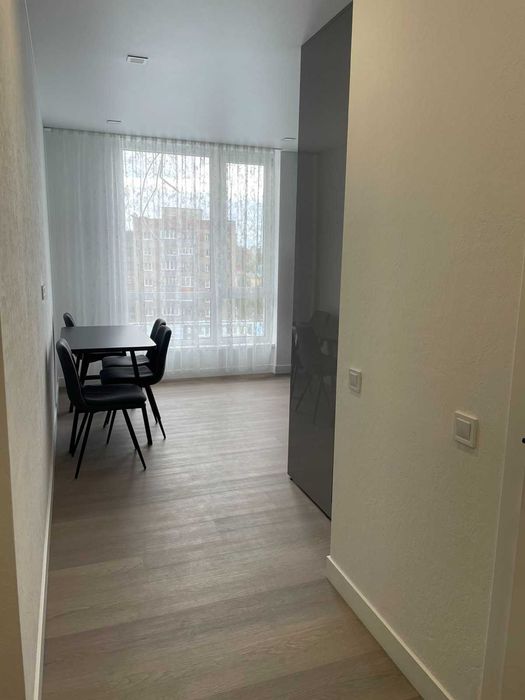 Оренда центр Коновальця