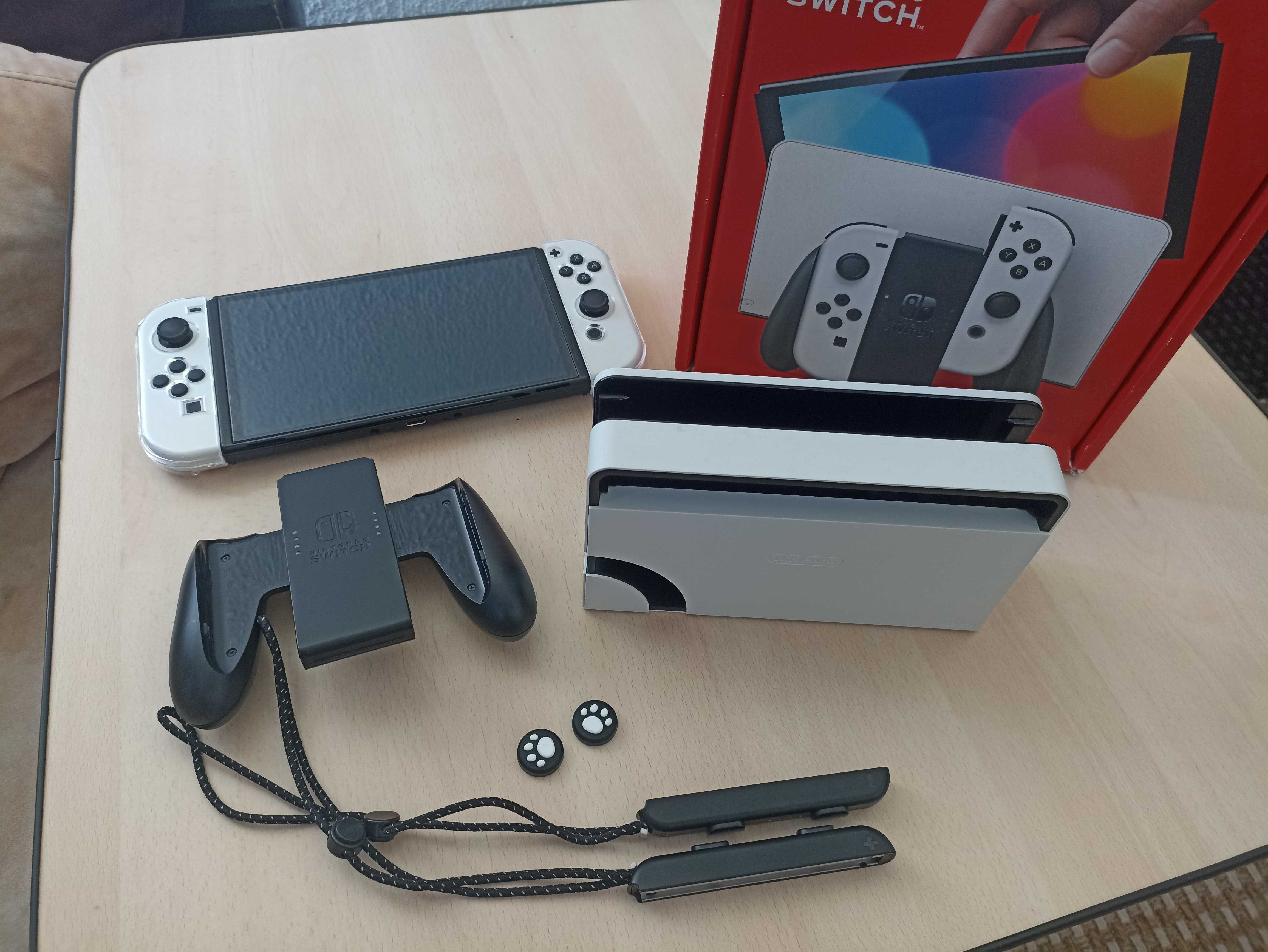 Nintendo Switch Versão OLED - Branco + Jogo Animal Crossing