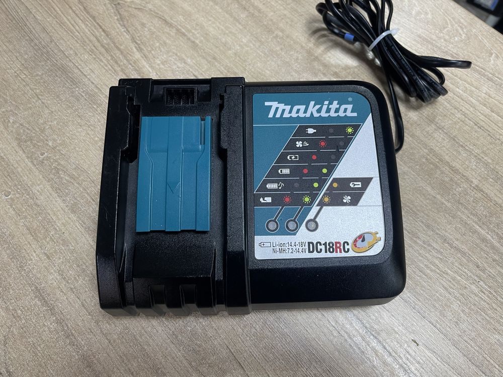 Makita DC18RC / зарядні пристрої Макіта