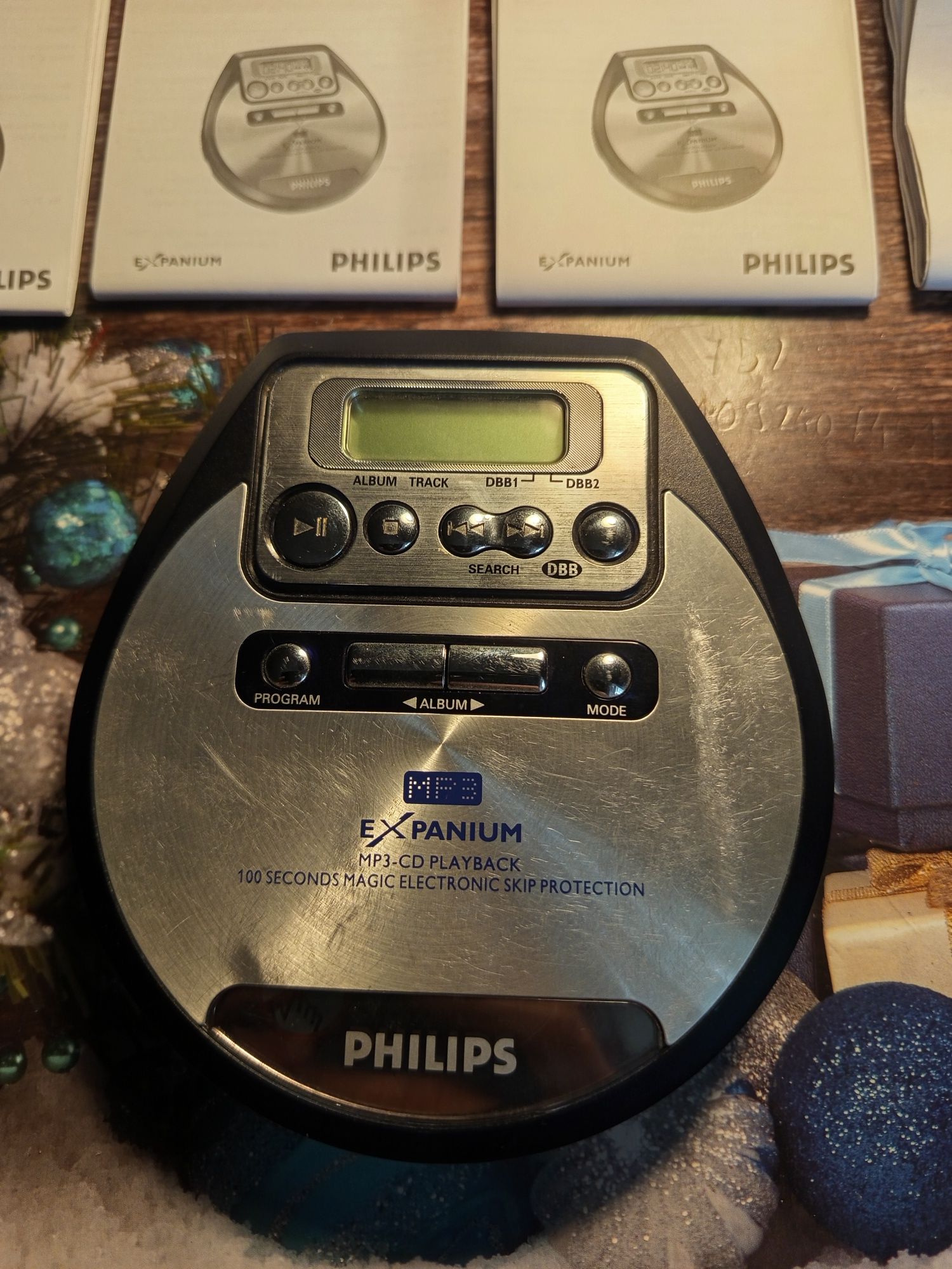 Discman firmy  PHILIPS EXP 221 cały zestaw z kartonem