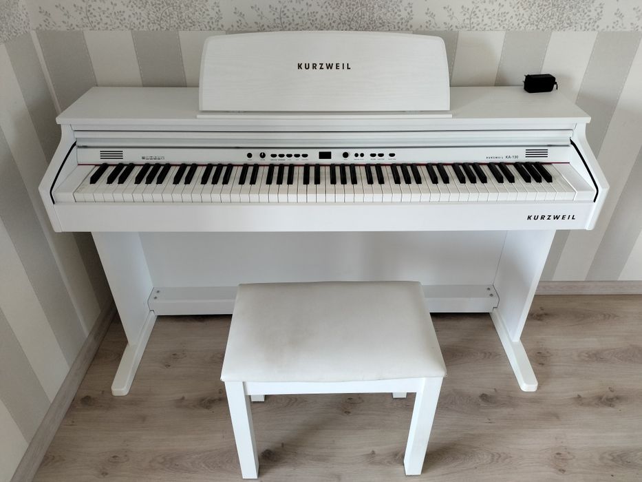 Цифрове піаніно Kurzweil KA130 WH