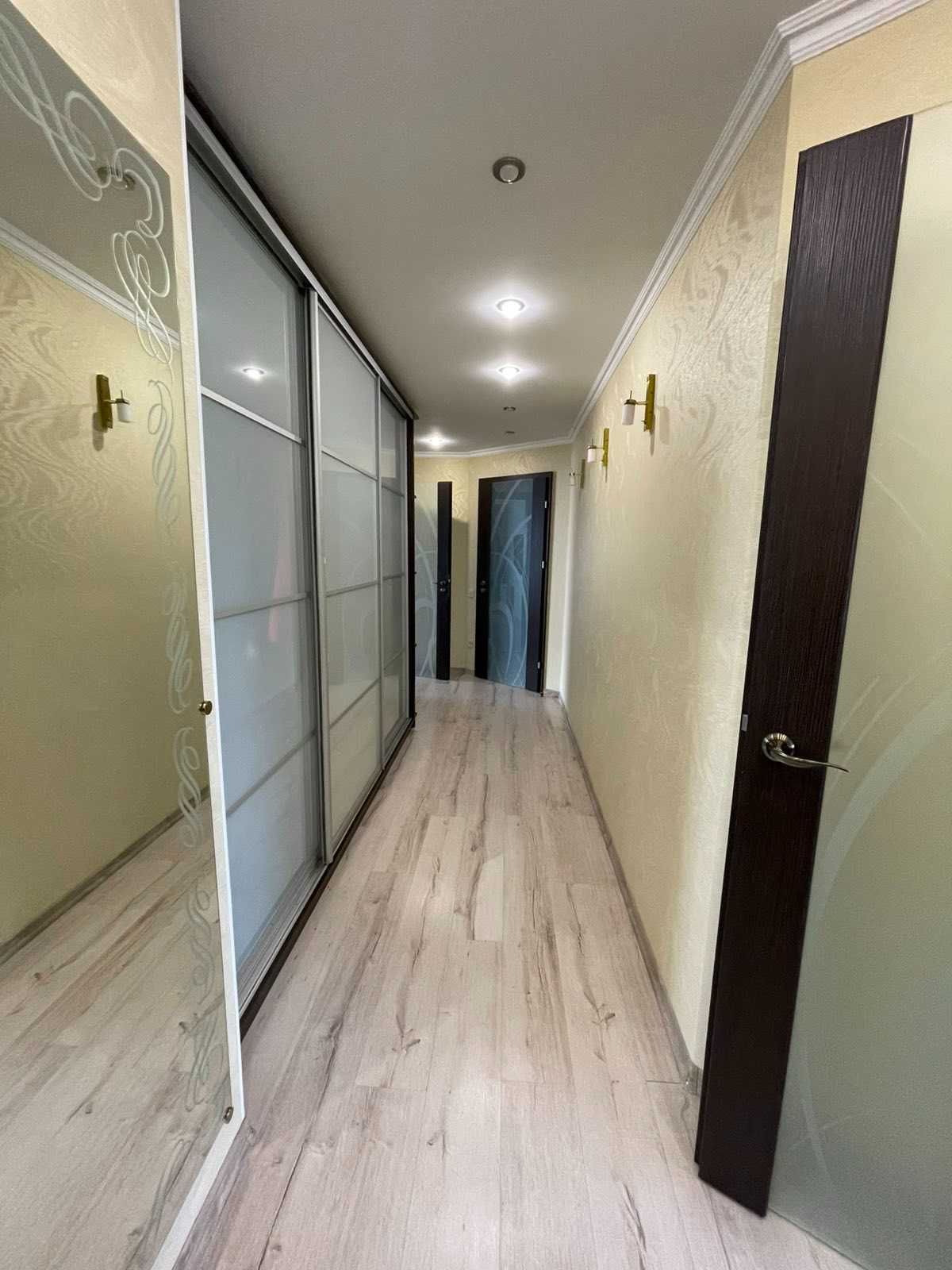 Продаж  квартири в центрі міста