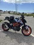 KTM Duke 125 de 2022 + Extras