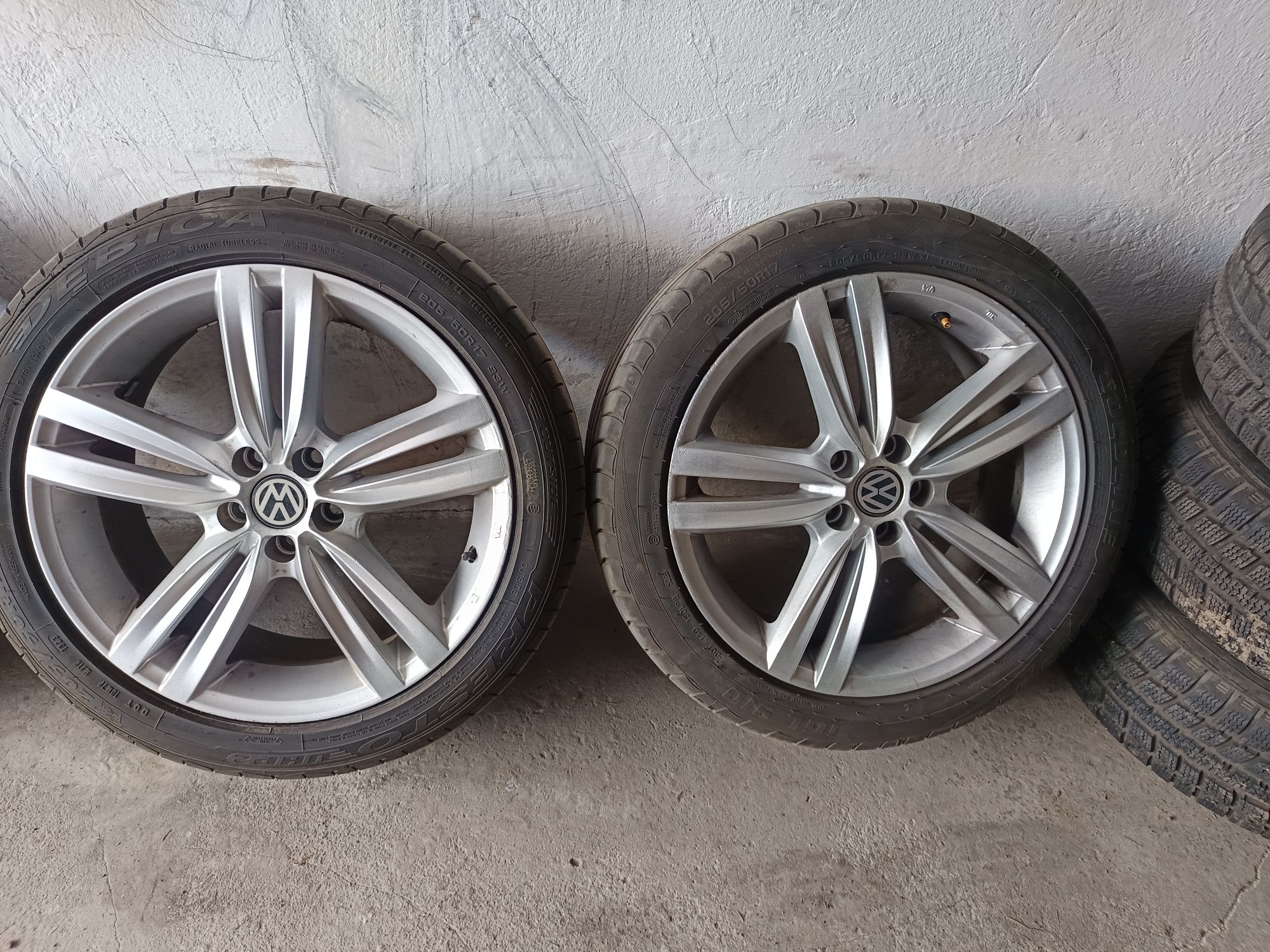 Koła aluminiowe felgi 17 5x100 VW Golf audi t-roc bora polo z oponami