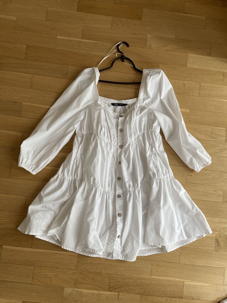Біла коротка обьемна сукня zara