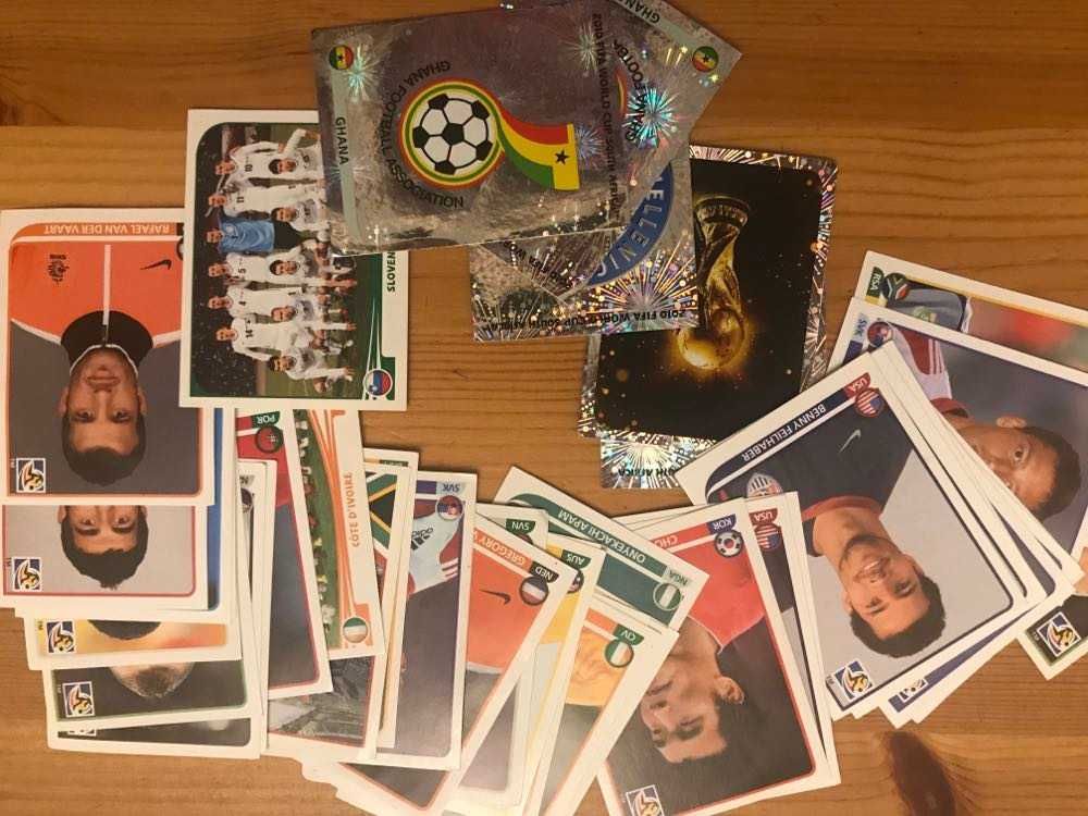 Album Panini-FIFA WORLD CUP- 2010 częściowo wypełniony plus naklejki