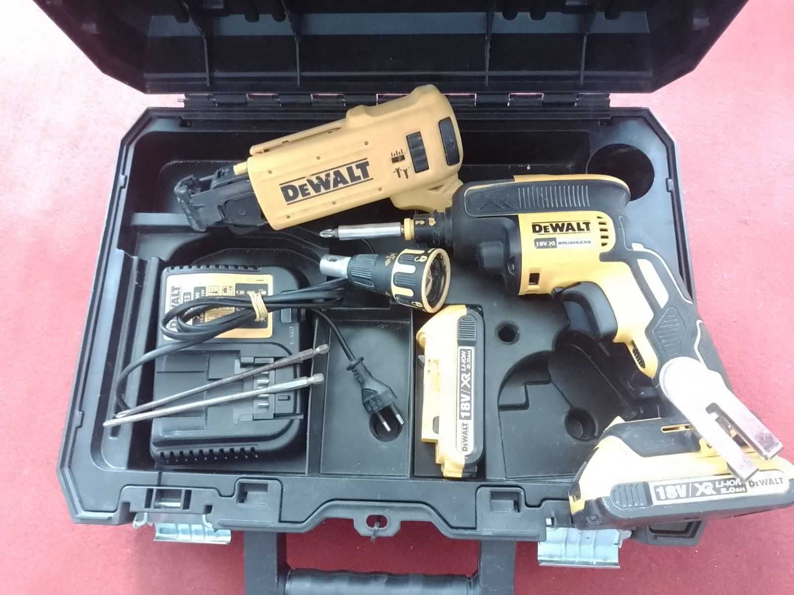 Ленточный аккумуляторный шуруповерт DEWALT