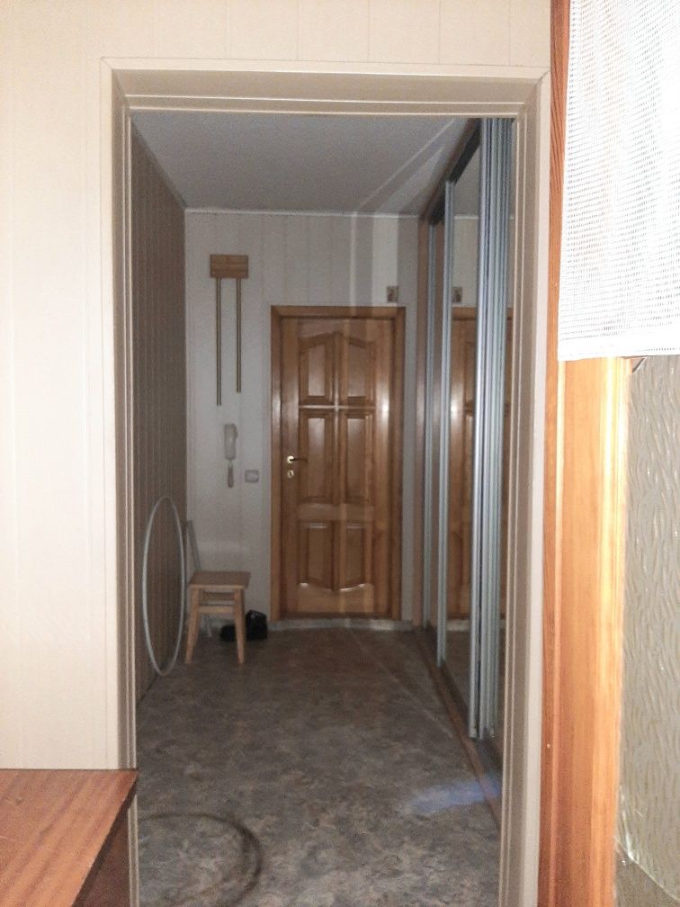 Продам 4-х ком. квартиру 3/10  на 17-ом микрорайоне!