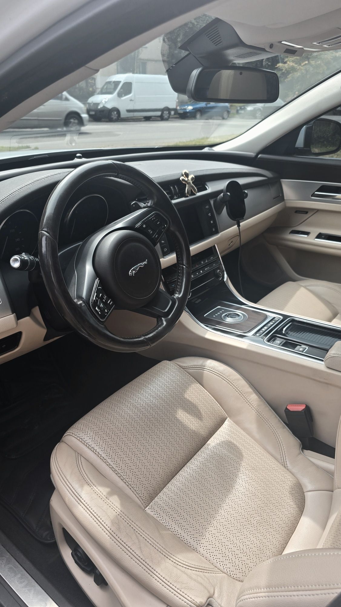 Jaguar XF офіціал 2016(2015) 2.0D