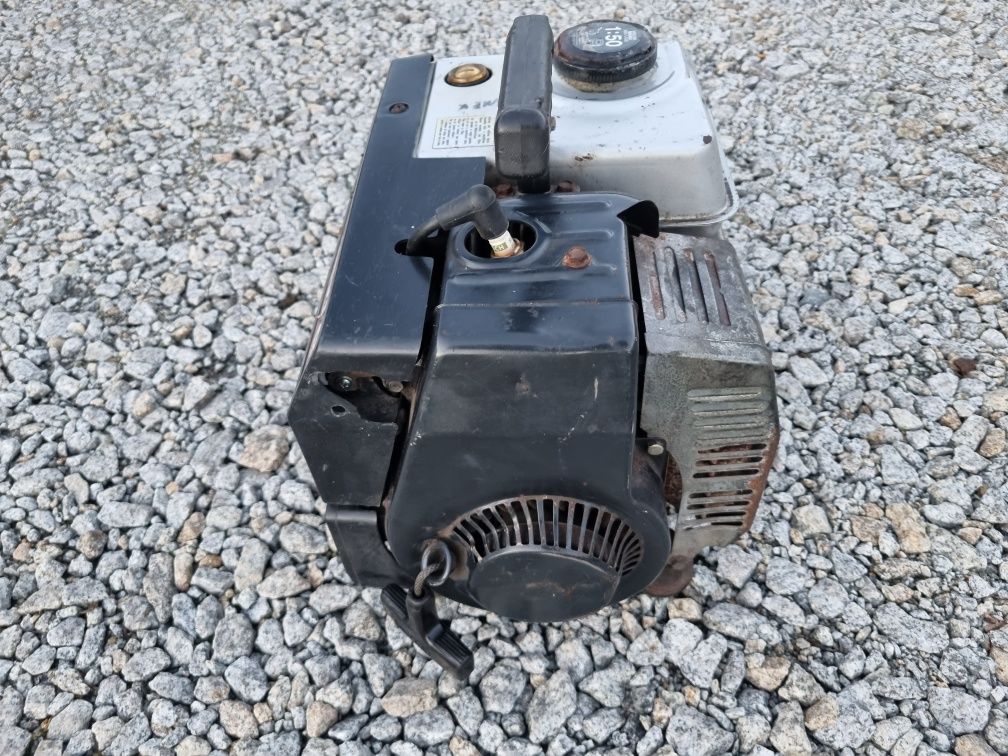 Agregat Generator Prądotwórczy BOSCH G 800 S / Kempingowy AVR , 2-suw