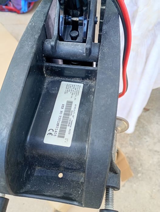 Motor de. Barco  para duas pessoas