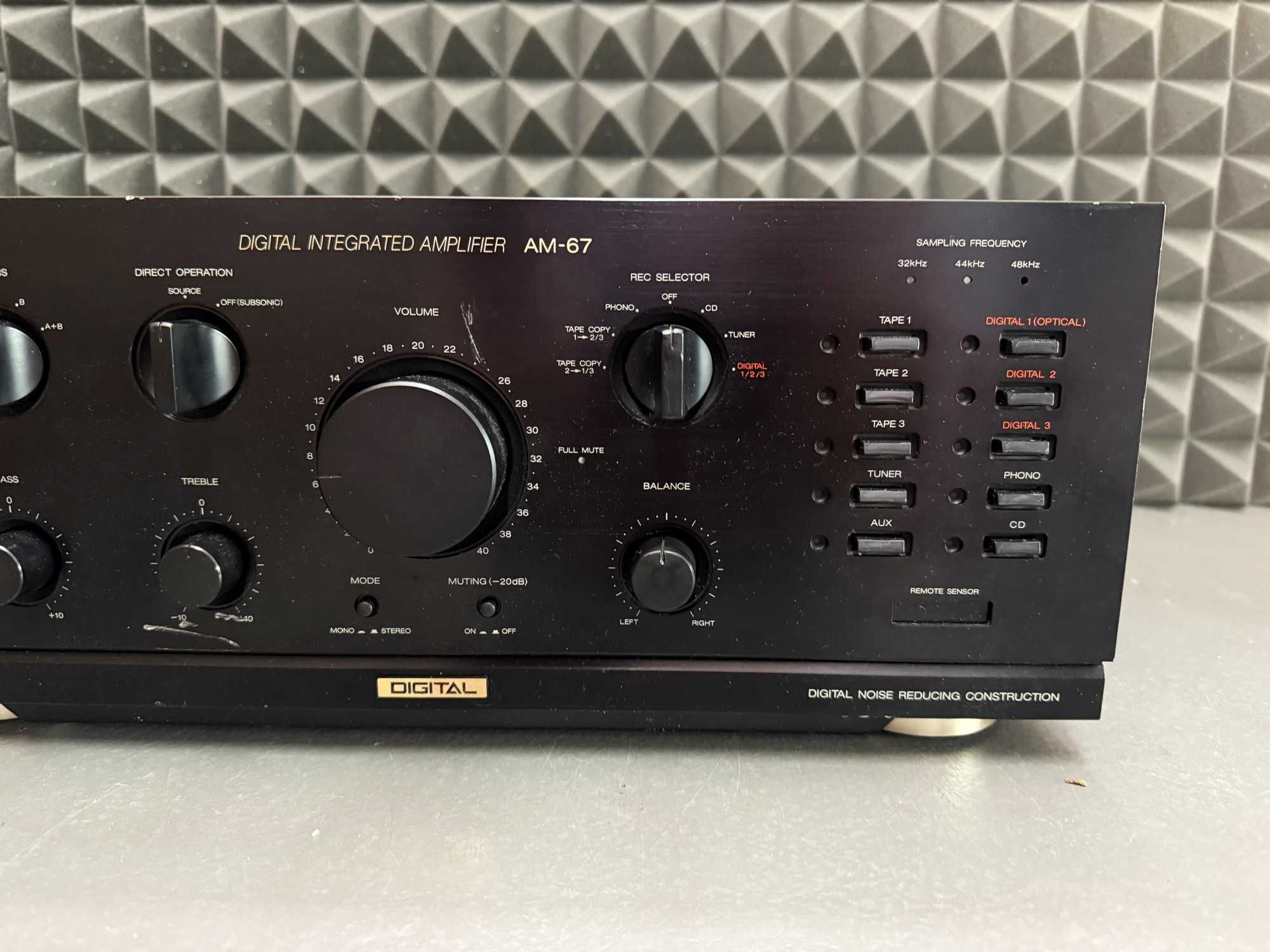 Wzmacniacz AKAI AM-67 (DAC, 2x 110W)