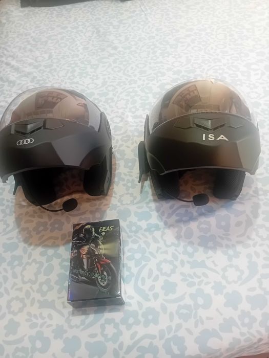 Vendo Dois Capacetes Modulares , Juntos ou Separado.