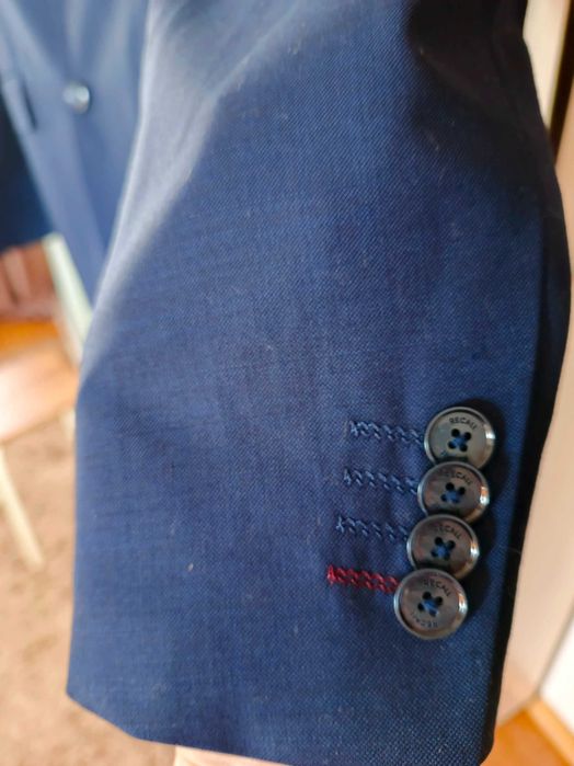 Чоловічий костюм синього кольору новий М -L