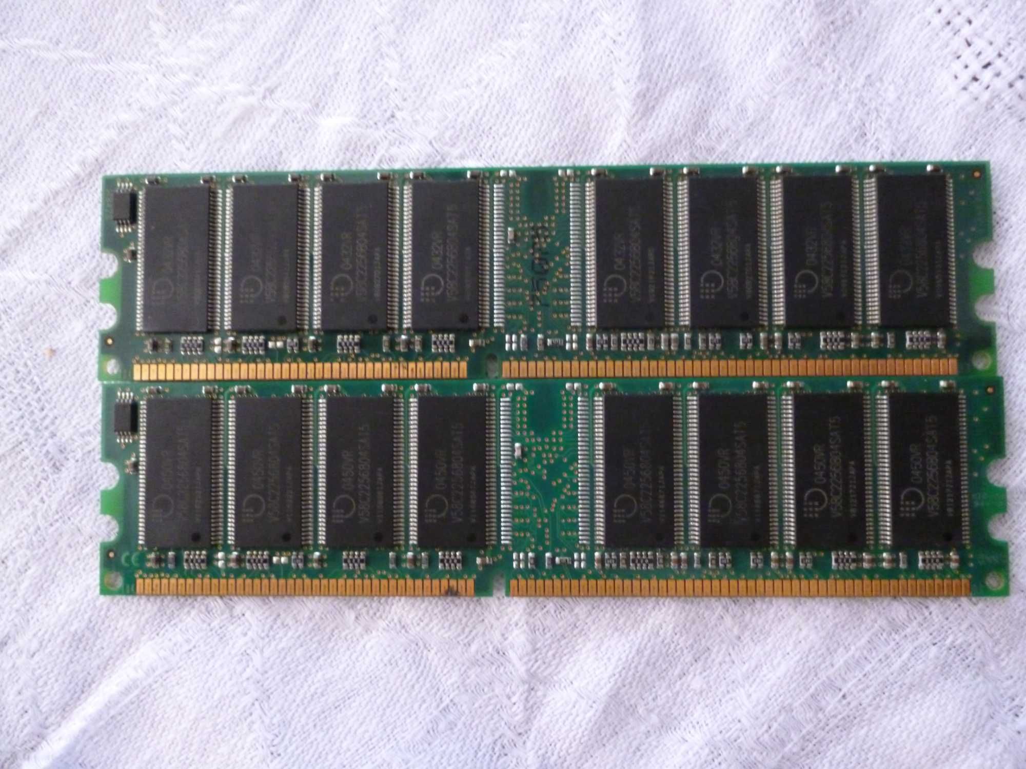 Kości RAM Kingston KVR 2 razy 512 MB 2,6V .