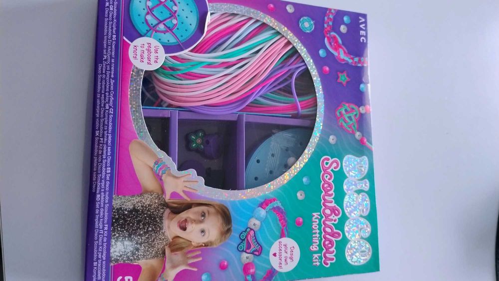 Zestaw do robienia węzłów scoubidou