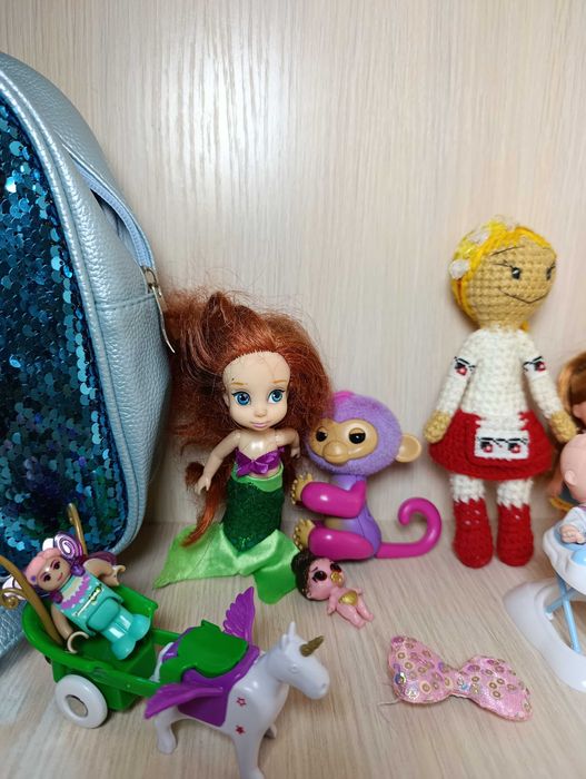 Ляльки, інтерактивна мавпочка Fingerlings та  рюкзак