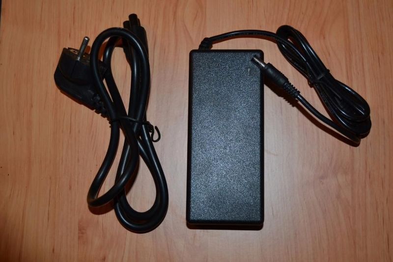 Carregador novo para Portátil LG E500-E50/ Notebook X130/ R405