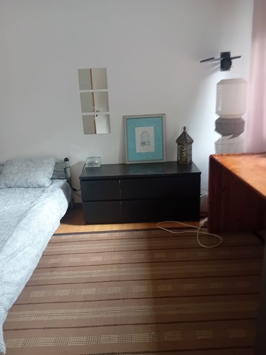 Alugo quarto em Tercena