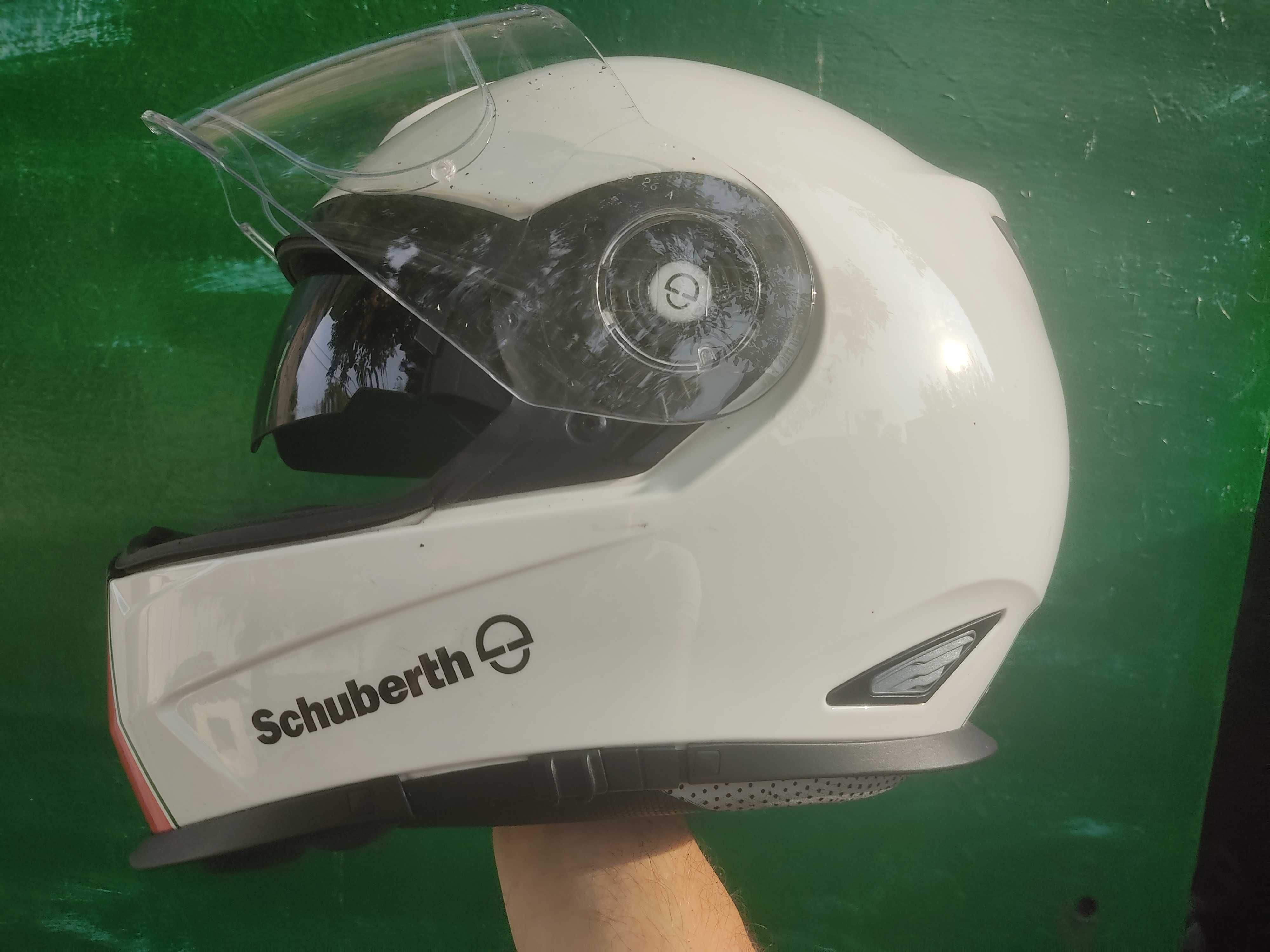 Schuberth S2, розмір XL 60-61 см, Schubert S1 pro, розмір L 58-59 см.
