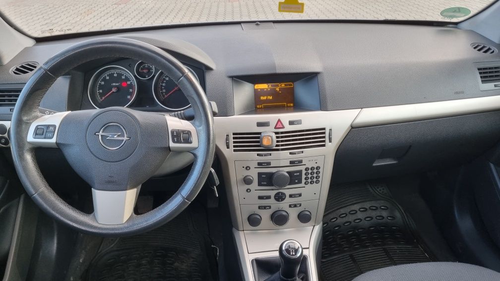 Opel Astra H 1.6 Benzyna 2007 rok