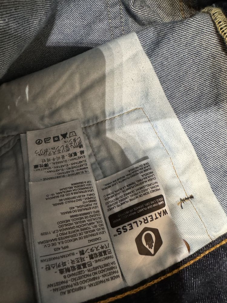 Джинсы Levi Strauss