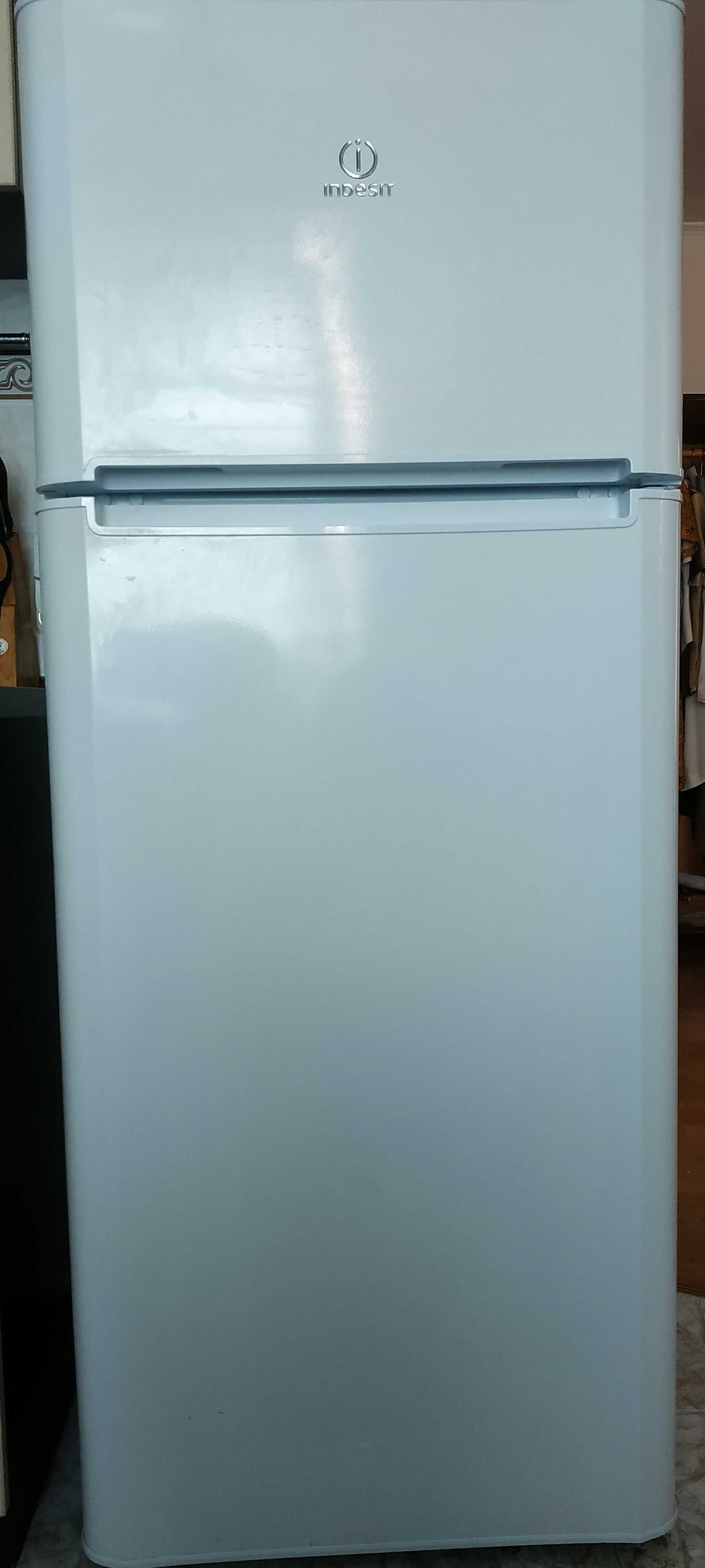 Холодильник Indesit TIAA-14