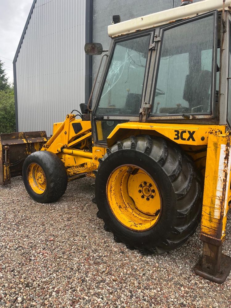 Koparko - ładowarka JCB 3CX 4x4