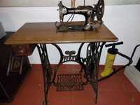 Máquina de costura antiga 130 euros