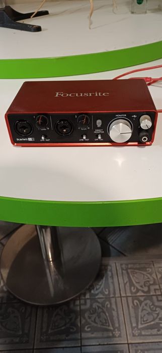 interfejs focusrite scarlett 2i2 2gen