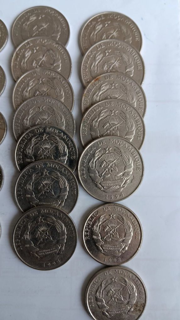 23 moedas de Moçambique