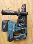Martelo Perfurador SDS plus 18V 24mm Makita DHR242RTJ