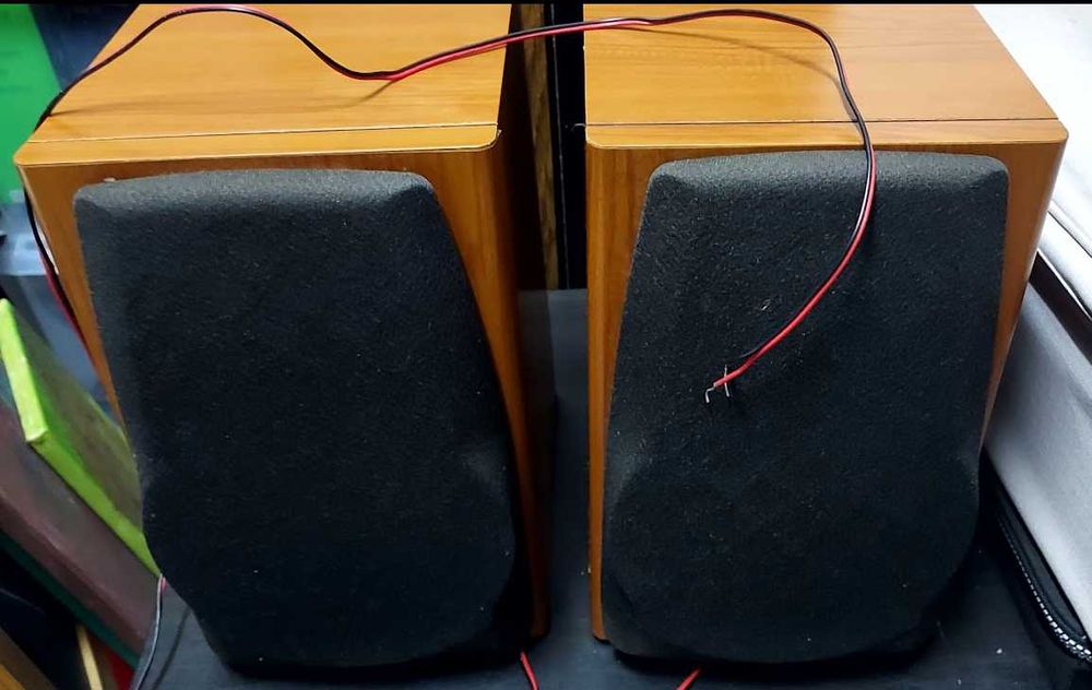 Colunas Well 4Ω (10–15 W) – som equilibrado num formato compacto