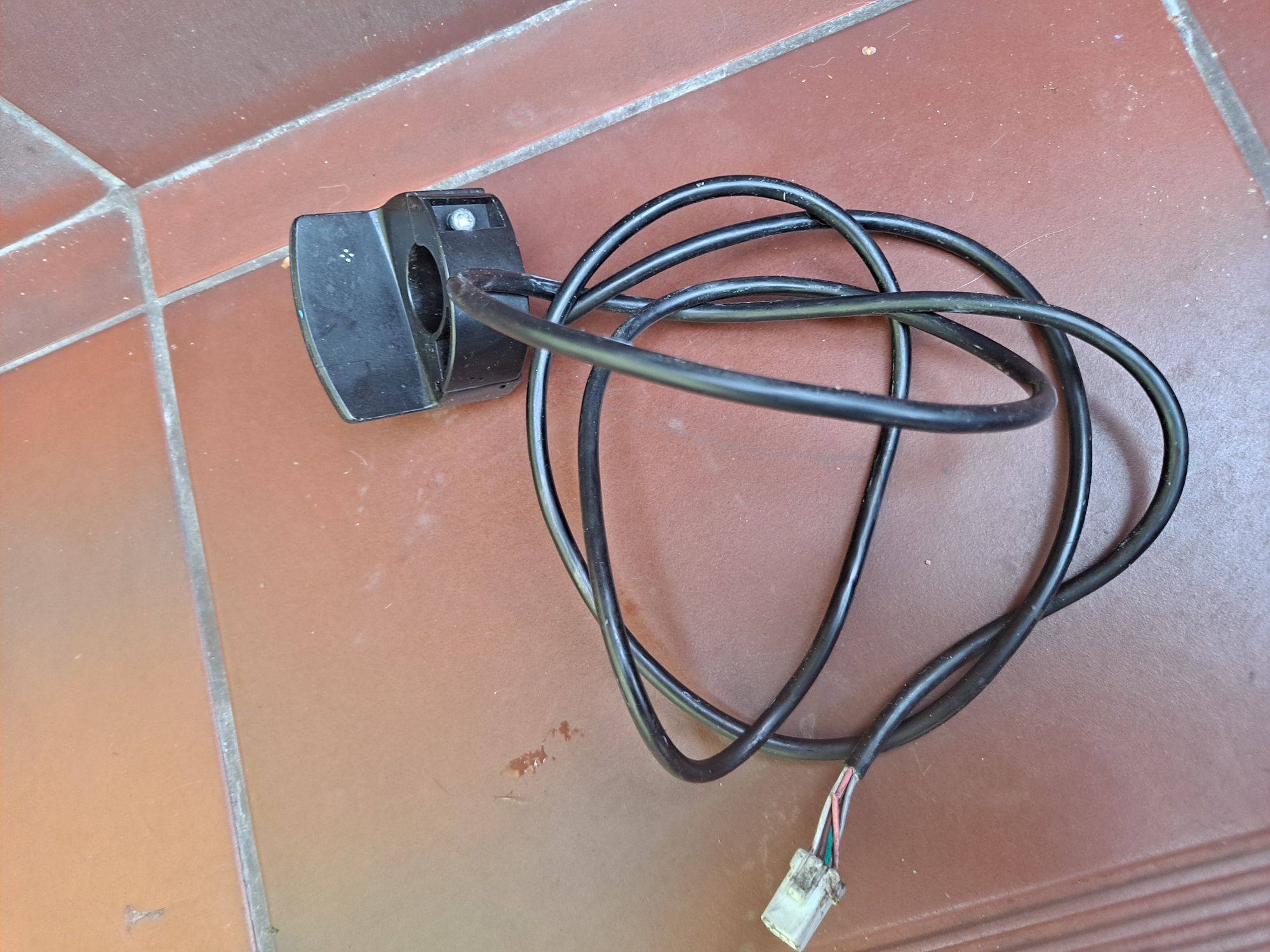 Wyświetlacz z manipulatorem do roweru elektrycznego